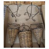DECORATIVE HORNS AND BASKET Dï¿½COR