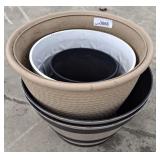 GROUP OF PLASTIC PLANTER POTS