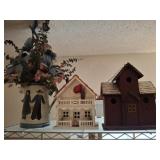 ASSORTED BIRD HOUSES AND VASE