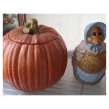 CERAMIC PUMPKIN COOKIE JAR AND HEN