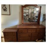 BROYHILL DRESSER WITH MIRROR AND 3 DRAWER NIGHT ST