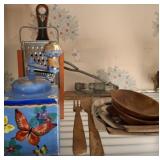 NUTCRACKER, COFFEE GRINDER AND GRATER WITH BOX