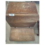 VINTAGE SCOOL DESK