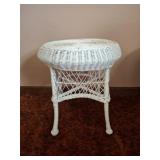 WICKER END TABLE SHOWS WEAR 18X20