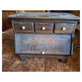 ETHAN ALLEN SUGAR CHEST END TABLE