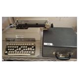 VINTAGE TYPE WRITERS