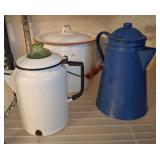 3 PC AGATE AND PORCELAIN SERVING PCS