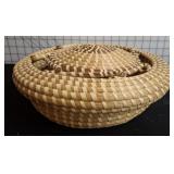SWEET GRASS COVERED PIE HOLDER