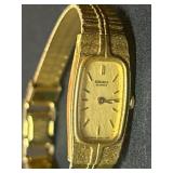 Working Seiko Womenï¿½s Quartz Wristwatch with Gold-
