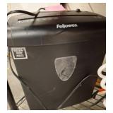 Fellowes H-8Cd Cross-Cut Paper Shredder