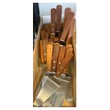 Offset Pie Servers with Wooden Handles