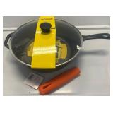 Lodge Cast Iron Skillet with Lid and Handle Cover