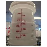 White Plastic Food Storage Containers with Lids