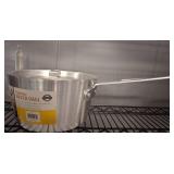 Winco Tapered Aluminum Fryer Pan