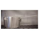 Winco 4 Qt Aluminum Sauce Pan with Lid