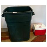 Rubbermaid Roughneck 30-Gallon Bin & Cooler