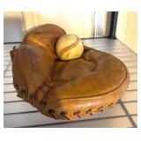 Franklin C483 Baseball Mitt and Ball