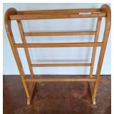 Wooden Blanket Rack With Rounded Sides