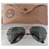Ray-Ban Aviator Sunglasses With Case