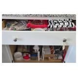 Kitchen Drawer and Cabinet Contents Lot