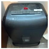 Staples Cross-Cut Paper Shredder