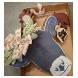 Wooden Rooster and Cow Wall Decor