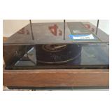Magnavox Turntable with Wooden Base