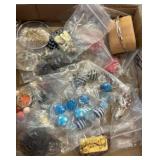 Jewelry in Mixed Lot