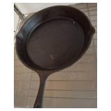 Cast Iron Skillet With Pouring Spouts