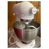 White KitchenAid Ultra Power Stand Mixer