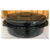 Black Speckled Oval Roaster with Lid