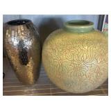 Decorative Ceramic Vase and Mosaic Glass Vase