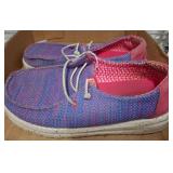 Hey Dude Wendy Youth Shoes in Pink Multi, Size J2