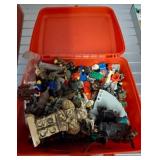 Figures in Aladdin Sesame Street Box