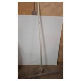 Aluminum Rake with Long Handle