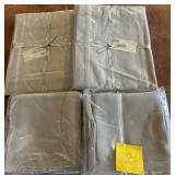 Tablecloths and Napkins in Neutral Tones