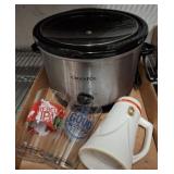 Crock-Pot Slow Cooker With Assorted Glassware