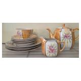 Tea Set with Floral Motif