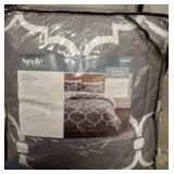 Style Quarters Queen 7-Piece Bedding Set