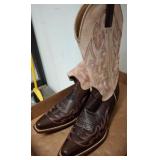 Shyanne Leather Cowboy Boots, Size 9-M