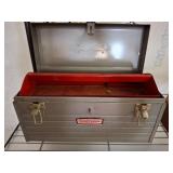 Craftsman Metal Toolbox with Interior Tray no cont