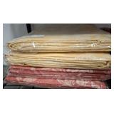 4 Jacquard Tablecloths, 60 x 100 Inches