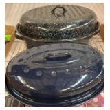 Speckled Enamel Roasting Pans with Lids