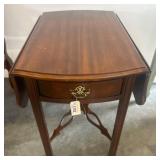 Hammary Mahogany Single-Drawer Drop-Leaf Table