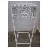 White Metal Plant Stand with Lattice Top
