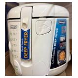 DeLonghi Cool-Touch Deep Fryer