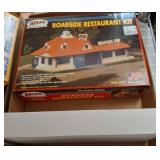 Atlas HO Scale Roadside Restaurant Kit and Track
