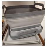 Collapsible Gray Plastic Sink and Tray Set