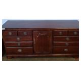 Thomasville Wooden dresser With Drawers