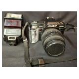 Minolta Maxxum 7000 Camera With Flash